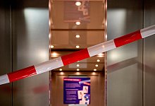 Defekter Aufzug - Foto: Zacharie Scheurer/dpa-tmn