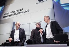 VW - Betriebsversammlung in Wolfsburg - Ronny Hartmann/POOL/dpa