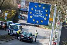 Grenz&uuml;bertritt - Foto: Oliver Dietze/dpa