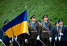 Ukraine begeht Tag der Nationalflagge - Uncredited/Ukrainian Presidential Press Office via AP/dpa