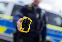 GdP will Taser landesweit - Rolf Vennenbernd/dpa