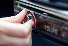 Autoradio - Christin Klose/dpa-tmn