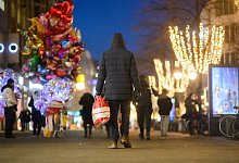 Weihnachtsgeschäft deutlich schlechter als 2022 - Julian Stratenschulte/dpa