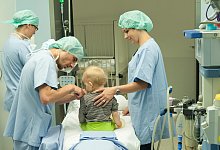 Freiburg im Breisgau, Deutschland, im OP Univ.-Hals-Nasen-Ohren-Klinik - 1 - picture alliance