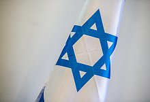Israelische Flagge - Foto: Arne Immanuel B&auml;nsch/dpa