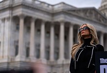 Defiance Act Hilton - Allison Robbert/AP/dpa