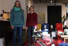 Henrike Sieker (links) vom Abfallwirtschaftsverband Lippe und Ronja Post, Klimaschutzbeauftragte der Stadt Lemgo. - 1 - Kyrill von Matuschka