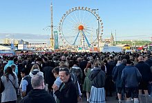 Oktoberfest öffnet nach Bombendrohung - Christof Rührmair/dpa