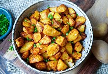 Bratkartoffeln aus dem Airfryer - Steffi Sinzenich/gaumenfreundin.de/dpa-tmn