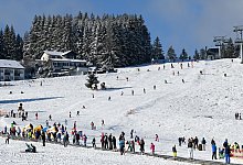 Winterspaß in Willingen - Foto: Uwe Zucchi/dpa