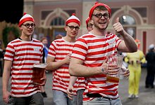 Bier und Darts - Foto: Bradley Collyer/PA Wire/dpa