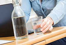 Fl&uuml;ssigkeitsaufnahme - Foto: Christin Klose/dpa-tmn