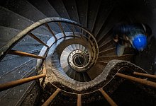 Wendeltreppe im Lost Place - Boris Roessler/dpa/dpa-tmn