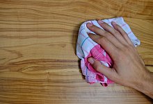 Boden wischen - Foto: IFN/dpa