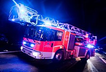 Feuerwehr im Einsatz bei Brand eines ehemaligen Stellwerks. - Marcel Kusch/dpa