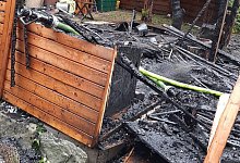 Hüttenbrand - Feuerwehr Schlangen