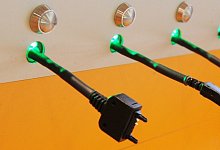 Ladeger&auml;te - Foto: Julian Stratenschulte/dpa