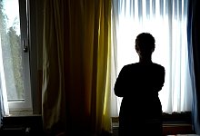 Ern&uuml;chternde Bilanz: Shirin (Name ge&auml;ndert), seit Jahrzehnten in Bielefeld und l&auml;ngst Deutsche, kritisiert Schw&auml;che, Verunsicherung und einen Mangel an Differenzierung gegen&uuml;ber Migration. - picture alliance / dpa