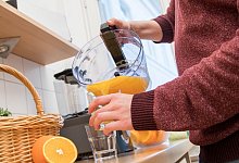 Eisentabletten Saft Wasser Vitamin C - Christin Klose/dpa-tmn/dpa