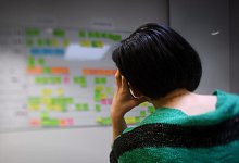 Mitarbeiterin im Büro - Antti Aimo-Koivisto/STT-Lehtikuva/dpa