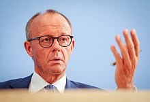 Merz-Pressekonferenz zu seinem Treffen mit Kanzler Scholz - Kay Nietfeld/dpa