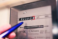 Die h&ouml;heren Preise kommen durch die langfristigen Beschaffungsstrategien der Versorger nur verz&ouml;gert bei Verbrauchern an. - Uli Deck/dpa