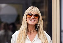 Döner essen ohne Kleckern – Heidi Klum versucht es in Berlin - Rolf Vennenbernd/dpa