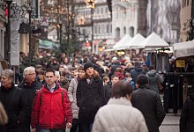 Einkaufen zur Weihnachtszeit - Torben Gocke