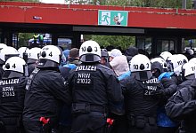 &Uuml;bung der Wuppertaler Polizei zum Umgang mit Fu&szlig;ballfangruppen - David Young/dpa