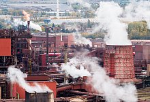 Stahlindustrie in Deutschland - Stahlgipfel - Julian Stratenschulte/dpa