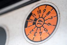 Prüfplakette - Foto: Alexander Heinl/dpa-tmn