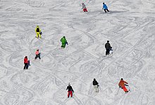 Jugendlicher stirbt bei Sturz neben einer Skipiste - Angelika Warmuth/dpa