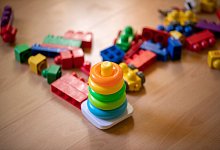 Spielzeug in einer Kita - Sebastian Gollnow/dpa/Illustration