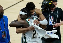 Phoenix Suns - Milwaukee Bucks - Foto: Ross D. Franklin/AP/dpa