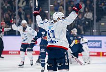 EHC Red Bull M&uuml;nchen - Adler Mannheim - Sven Hoppe/dpa