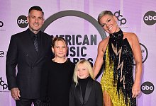 S&auml;ngerin Pink mit Familie - Jordan Strauss/Invision/AP/dpa