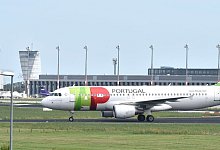 Airline TAP - Foto: Bernd Settnik/dpa-Zentralbild/dpa