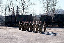 Eine Gruppe Soldaten der NATO Response Force während einer Übung auf dem Gelände des Gefechtssimulationszentrums des Heeres in Wildflecken (Landkreis Bad Kissingen). - Daniel Vogl/dpa