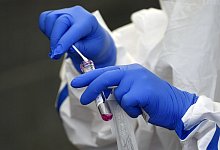 Corona-Test - Foto: Hendrik Schmidt/dpa-Zentralbild/dpa