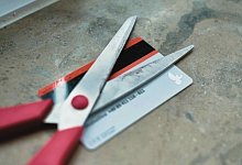 Eine Schwere und eine Geldkarte - VZ NRW/dpa-tmn