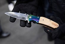 Ein Messer - Illustration - Paul Zinken/dpa