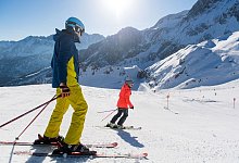 Auf der Piste ist Sonnenschutz wichtig - Benjamin Nolte/dpa-tmn