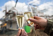 Bau eines Hauses - Frank Rumpenhorst/dpa-tmn