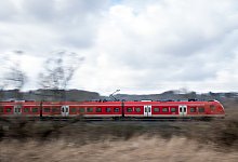Sturmsch&auml;den im Bahnverkehr - Bernd Thissen/dpa