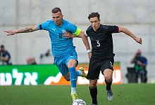 Eden Karzev (l) - Berney Ardov/dpa