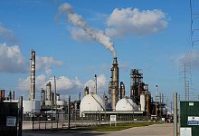 Ölraffinerie in Texas - Ashley Landis/AP/dpa