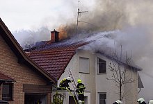 Feuer zerstört Wohnhaus - fünf Verletzte - -/Feuerwehr Euskirchen/dpa