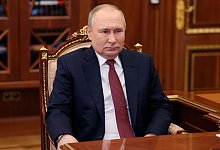 Olaf Scholz und Emmanuel Macron haben am Samstag mit Wladimir Putin telefoniert. - Mikhail Metzel/Pool Sputnik Kremlin/AP/dpa