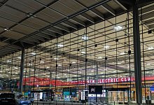 Drohnen-Sichtung am Flughafen BER - Carsten Koall/dpa