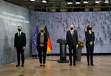 Der Bundesbeauftragte Pascal Kober (v.l.), Bundesinnenministerin Nancy Faeser, Verfassungsgerichtspräsident Stephan Harbarth und Historikerin Petra Terhoeven bei der Gedenkfeier in Berlin. - Carsten Koall/dpa